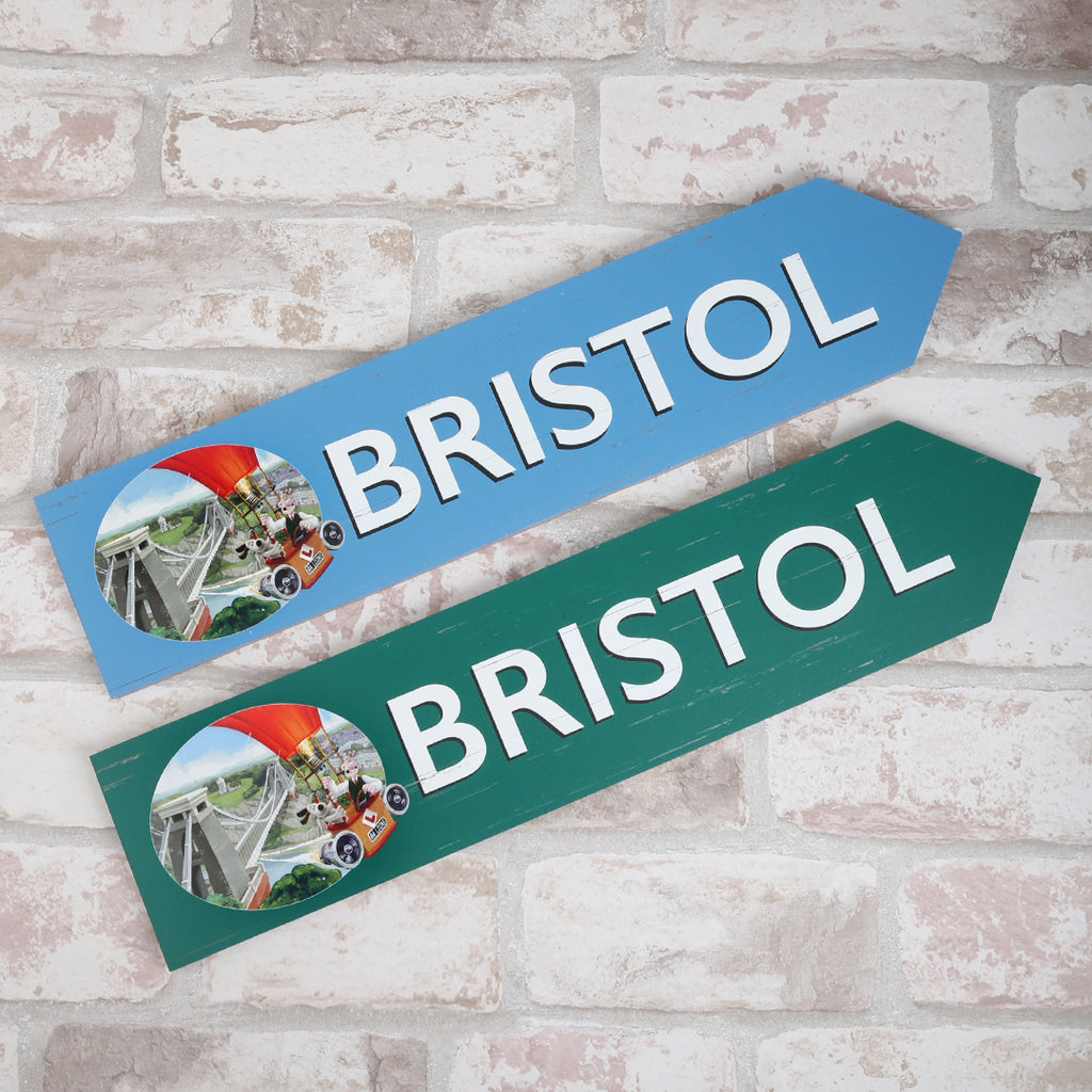 Wallace & Gromit Bristol Balloon Wooden Arrow Plaque Sign