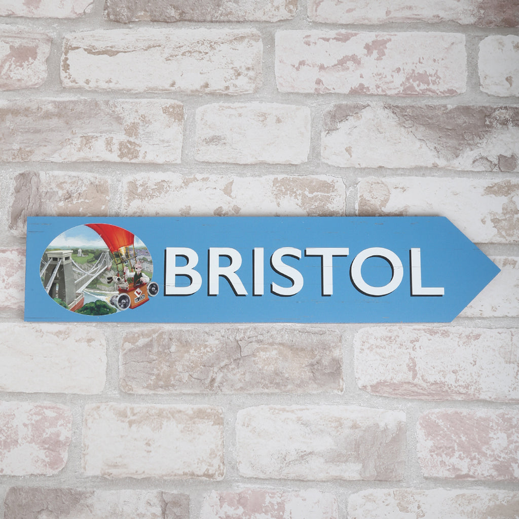 Wallace & Gromit Bristol Balloon Wooden Arrow Plaque Sign