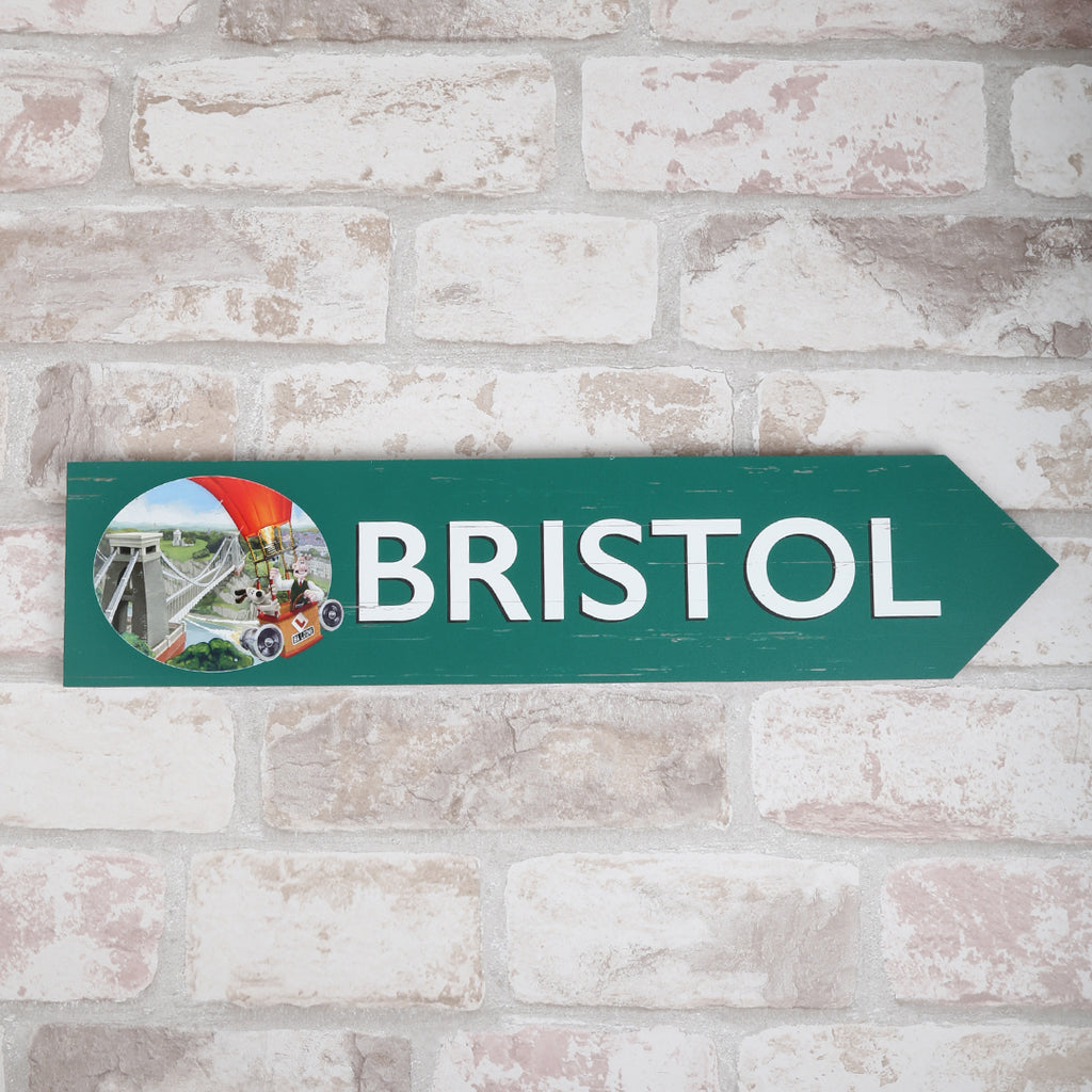 Wallace & Gromit Bristol Balloon Wooden Arrow Plaque Sign