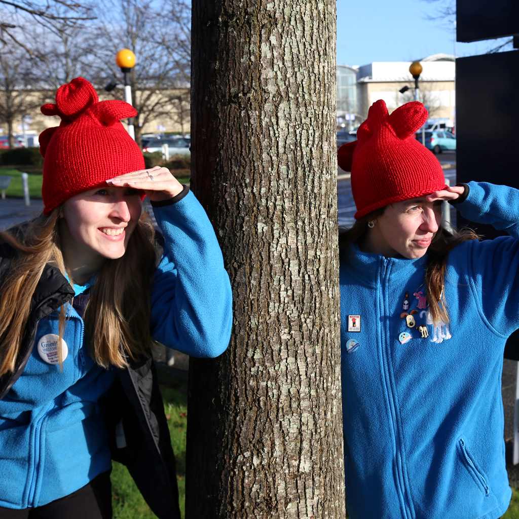 Knitted Feathers McGraw Glove Hat