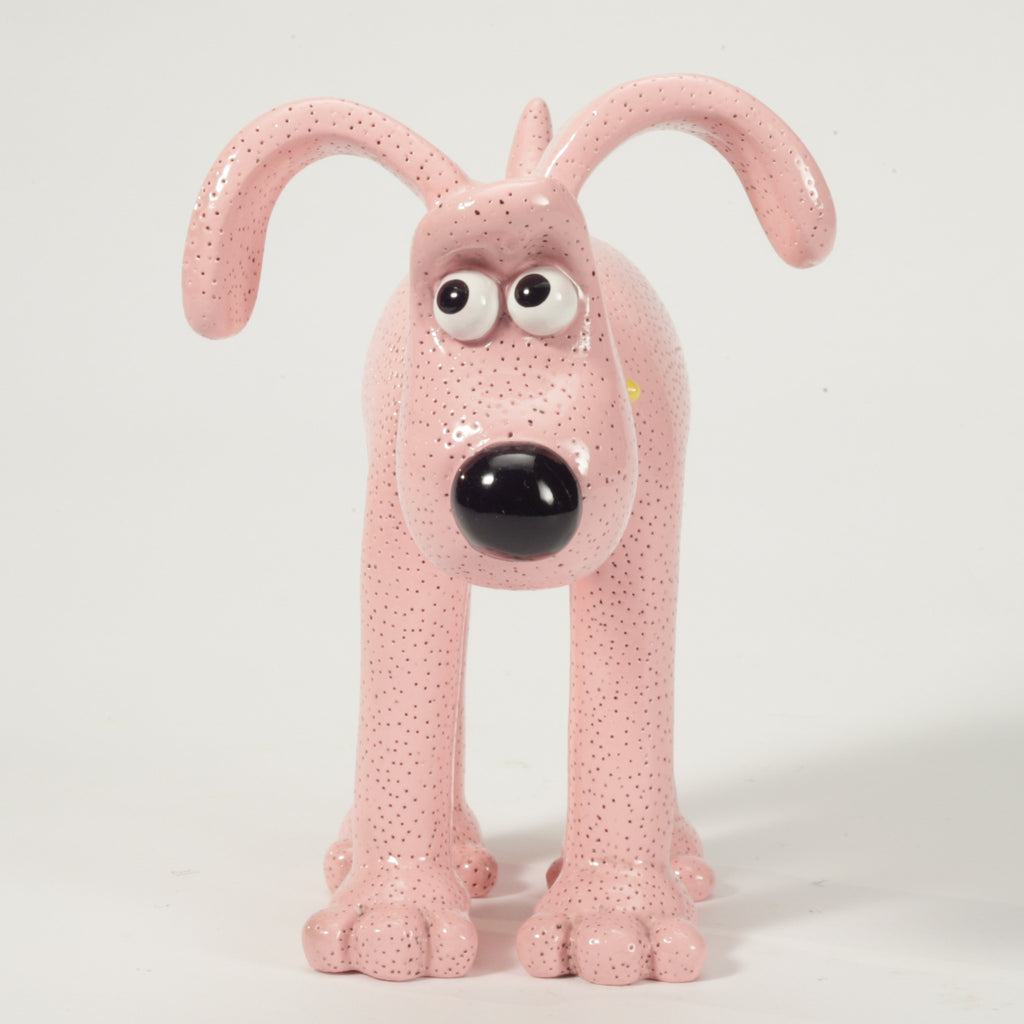 A Close Shave Gromit figurine designed by comedian Harry Hill for the Gromit Unleashed Trail. Classic Gromit with red collar, pink skin and black dots intended to look bald. 