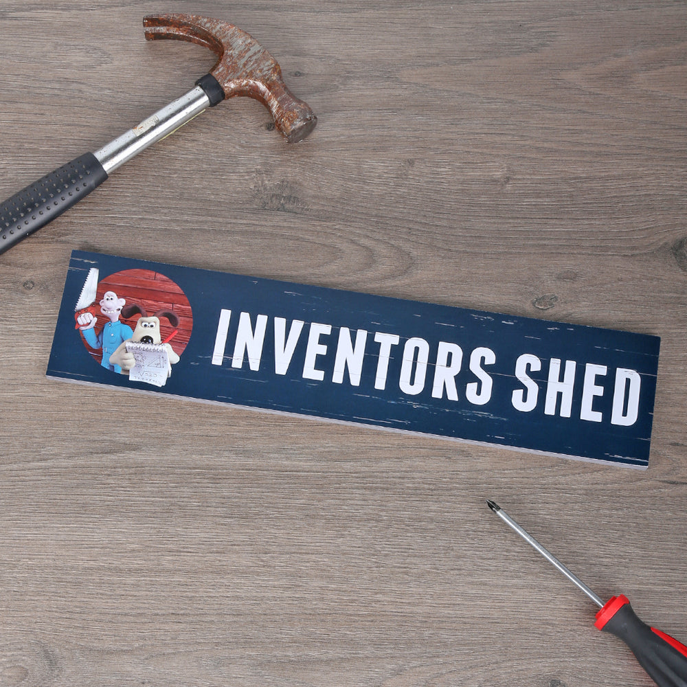 Wallace & Gromit 'Inventors Shed' Wooden Plaque